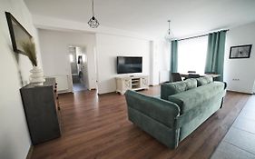 Flh - Modern 3 Apt Near Old Town - 15 Min Walk
